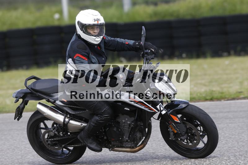 Archiv-2025/09 22.04.2025 Cornu Master School ADR/gruen-vert/244